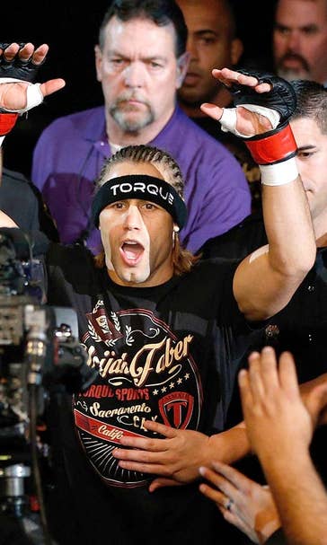Urijah Faber taps out Alex Caceres at UFC 175